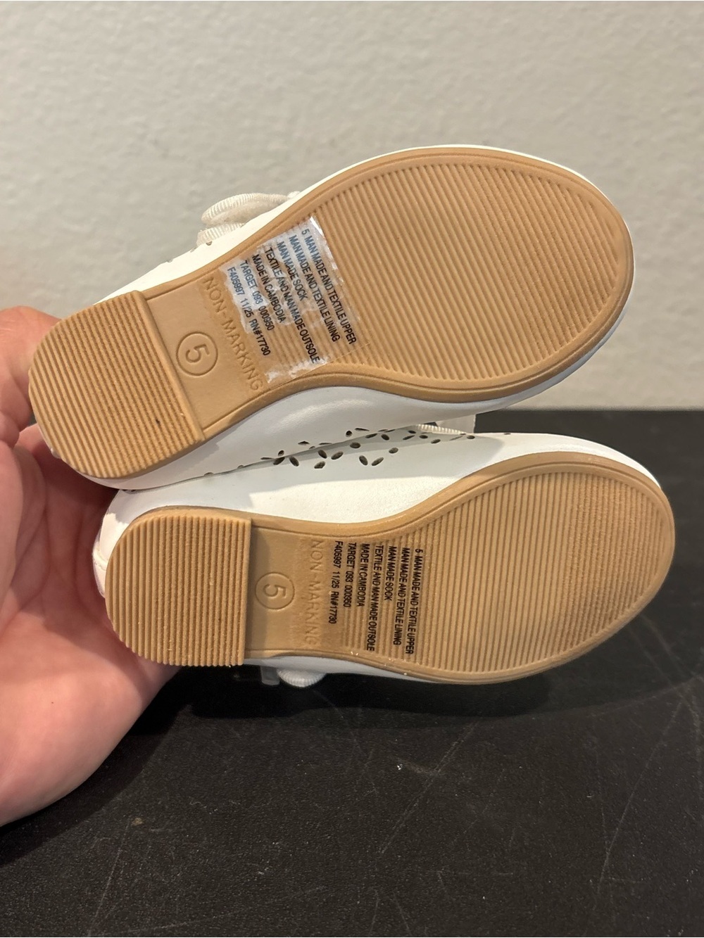 NEW Cat & Jack Addy White Baby Size 5 Memory Foam Lattice Flats - Picture 5 of 6